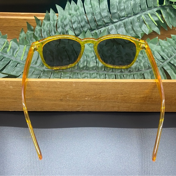 Translucent Yellow Y2K Wayfarer Sunglasses Vacation Ready! - Picture 3 of 3